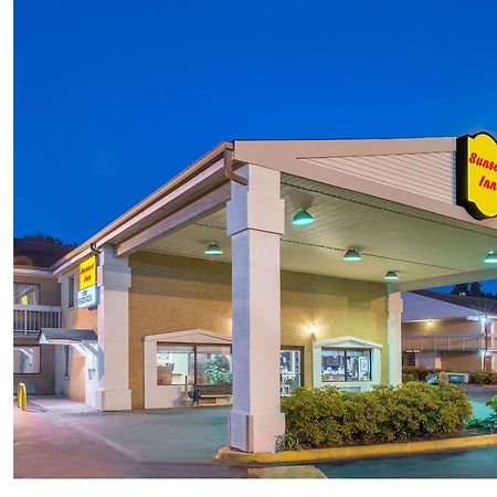 Sunset Inn Northlake Charlotte Exteriér fotografie