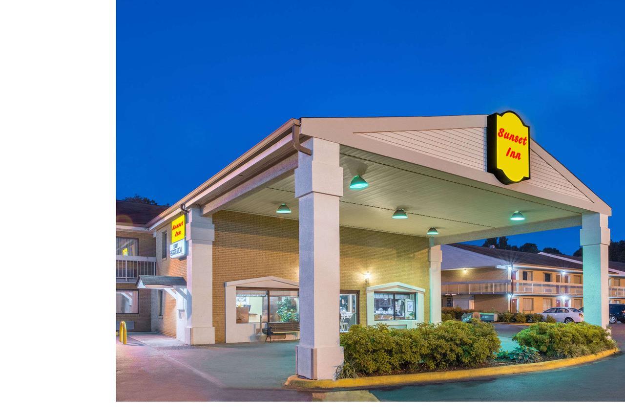 Sunset Inn Northlake Charlotte Exteriér fotografie